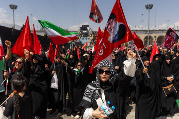 دومین روز مراسم وداع با رهبر شهید انقلاب در مصلای تهران