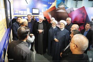 بازدید علمای جبهه مقاومت از نمایشگاه نقش رهبر شهید در دفاع مقدس