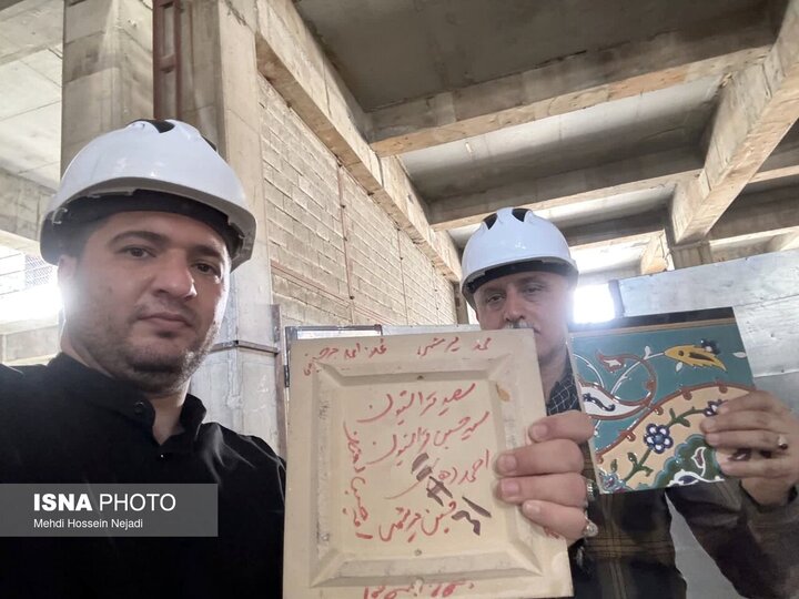 نام ۱۶۲ شهید آستارا بر کاشیهای حرم مطهر امام حسین(ع) نقش بست