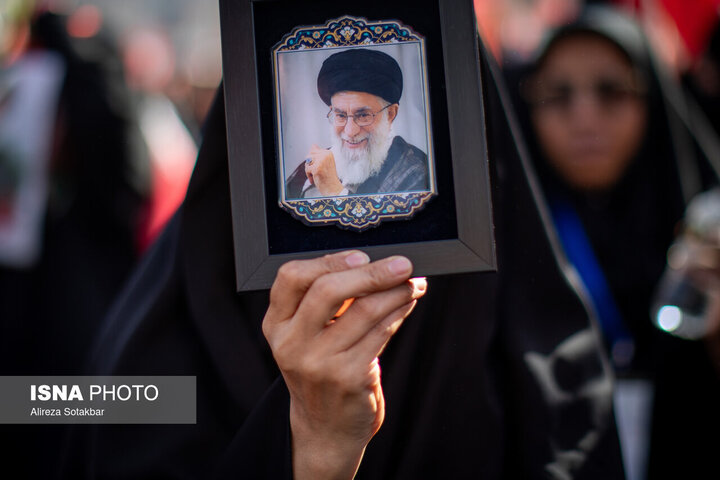 بعضی‌ها نمی‌روند...