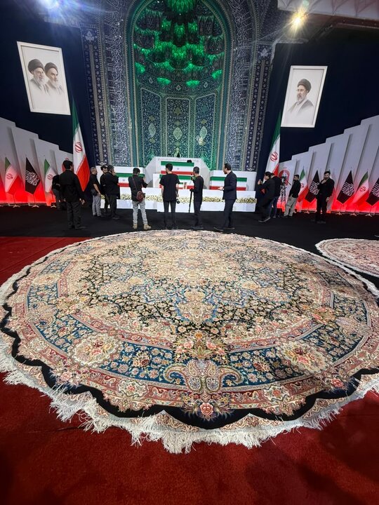 جزئیاتی از فرشِ وداع در تشییع رهبر شهید