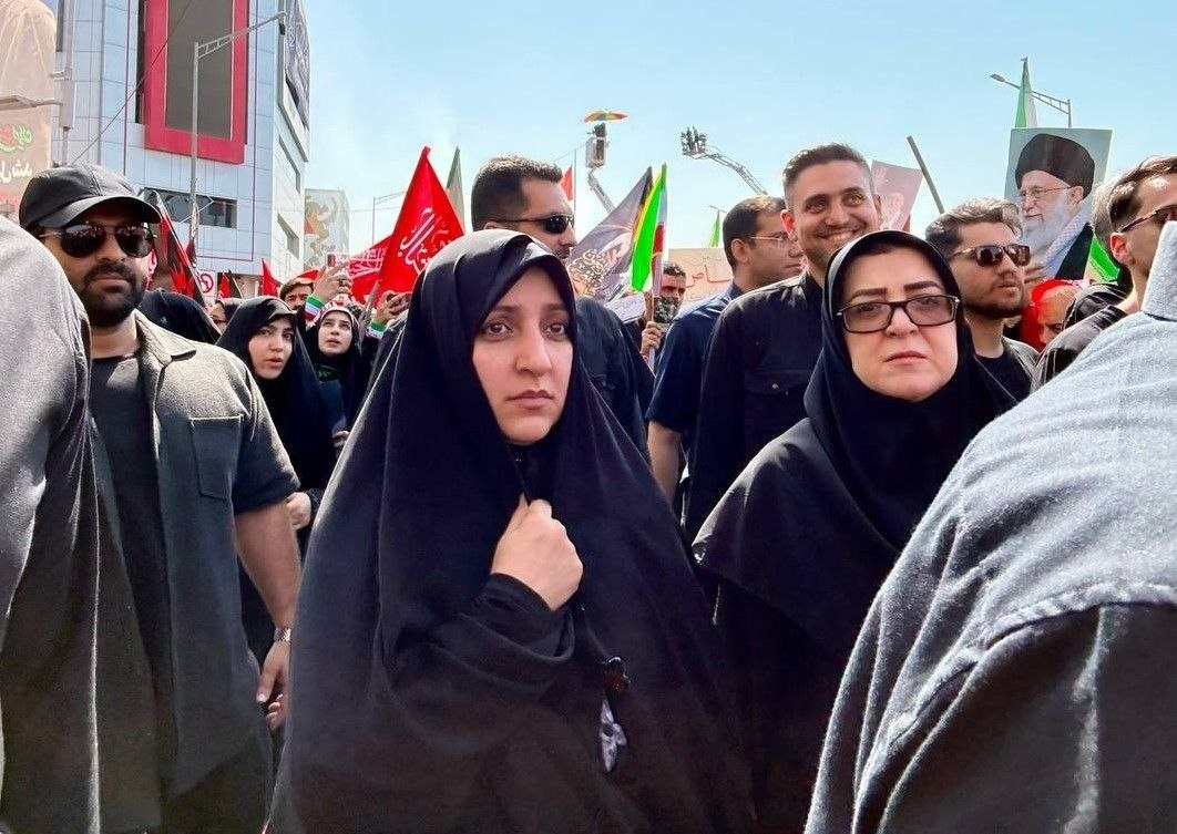 توقف خودرو برای رسیدن عزاداران/ پیکر مطهر با بالگرد در مسیر تشییع عبور خواهد کرد