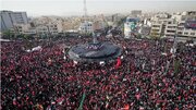 فرانس ۲۴: جمعیتی عظیمی از سوگواران در مرکز تهران حضور یافته‌اند