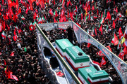 در فراقِ پدرِ مهربانِ امت؛ وقتی دل‌ها با پیکرِ نورانیِ او تشییع می‌شود