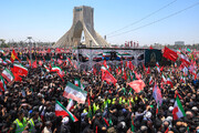اشک و اقتدار در قبله تهران؛ ایران رهبر شهید خود را بر دوش تاریخ بدرقه کرد