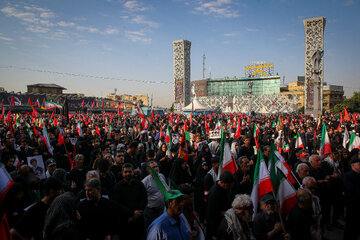 مراسم تشییع پیکر مطهر رهبر شهید انقلاب - تهران/ میدان امام حسین
