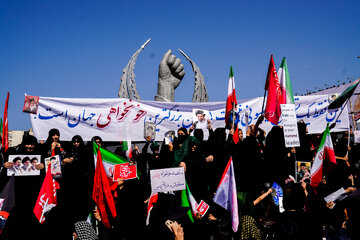 مراسم تشییع پیکر مطهر رهبر شهید انقلاب - تهران/ خیابان آزادی