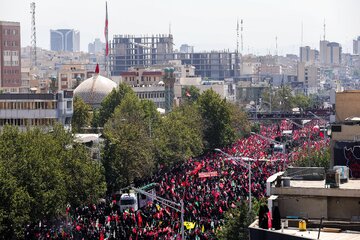 مراسم تشییع پیکر مطهر رهبر شهید انقلاب - تهران/ خیابان آزادی
