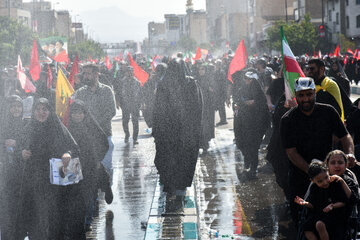 مراسم تشییع پیکر مطهر رهبر شهید انقلاب - تهران / خیابان دماوند