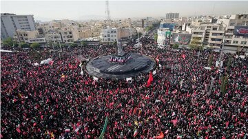 فرانس ۲۴: جمعیت عظیمی از سوگواران در مراسم تشییع رهبر شهید ایران حضور دارند