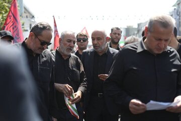 حضور وزیر کار در مراسم تشییع رهبر شهید انقلاب