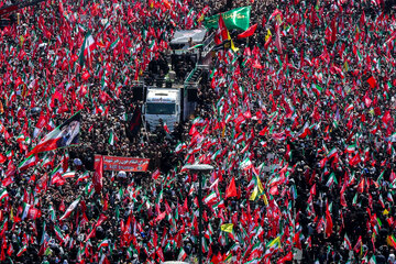 مراسم تشییع پیکر مطهر رهبر شهید انقلاب - تهران/ خیابان آزادی
