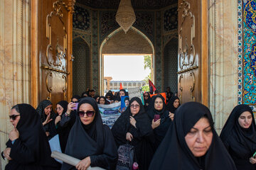 اجتماع بزرگ معلمان، دانش آموزان جامانده از تشییع امام شهید -شیراز