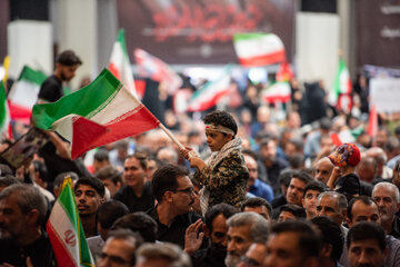 اجتماع بزرگ معلمان، دانش آموزان جامانده از تشییع امام شهید -شیراز