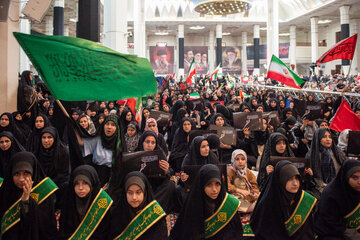 اجتماع بزرگ معلمان، دانش آموزان جامانده از تشییع امام شهید -شیراز