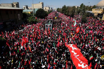 مراسم تشییع پیکر مطهر رهبر شهید انقلاب - تهران/ خیابان آزادی