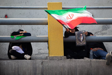 مراسم تشییع پیکر مطهر رهبر شهید انقلاب - تهران/ خیابان دماوند 