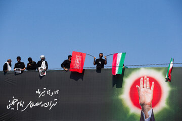 مراسم تشییع پیکر مطهر رهبر شهید انقلاب - تهران/ خیابان دماوند 
