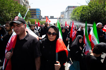 مراسم تشییع پیکر مطهر رهبر شهید انقلاب - تهران/ خیابان دماوند 