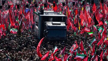 رسانه سوئدی: دریایی از مردم در مراسم تشییع رهبر شهید ایران در تهران شرکت کردند
