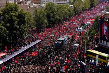 مراسم تشییع پیکر مطهر رهبر شهید انقلاب - تهران/ خیابان آزادی 