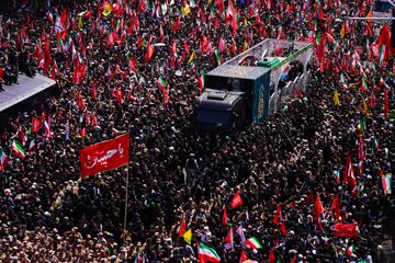 مراسم تشییع پیکر مطهر رهبر شهید انقلاب - تهران/ خیابان آزادی 