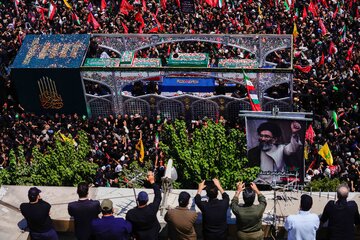 مراسم تشییع پیکر مطهر رهبر شهید انقلاب - تهران/ خیابان آزادی 