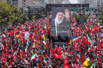 مراسم تشییع پیکر مطهر رهبر شهید انقلاب - تهران/ خیابان آزادی