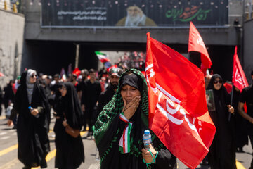 مراسم تشییع پیکر مطهر رهبر شهید انقلاب - تهران/ خیابان آزادی