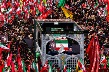 مراسم تشییع پیکر مطهر رهبر شهید انقلاب - تهران/ خیابان آزادی