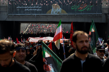 مراسم تشییع پیکر مطهر رهبر شهید انقلاب - تهران/ خیابان آزادی