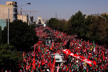 مراسم تشییع پیکر مطهر رهبر شهید انقلاب - تهران/ خیابان آزادی