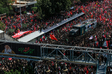 مراسم تشییع پیکر مطهر رهبر شهید انقلاب - تهران / خیابان آزادی