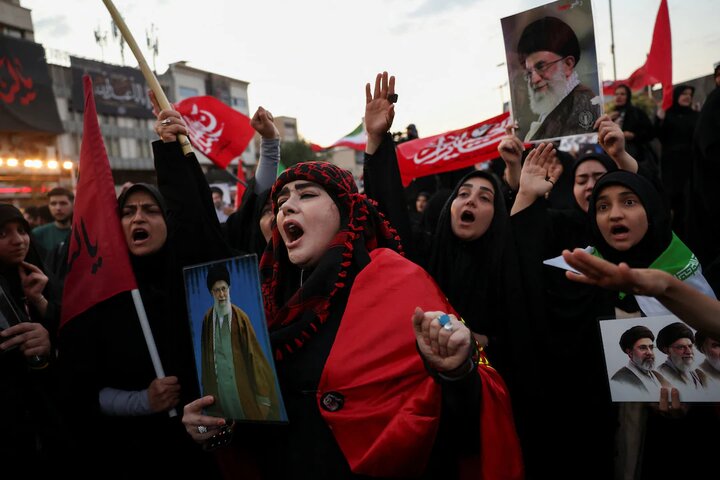 جمعیت عظیم تشییع‌کنندگان رهبر شهید انقلاب در تهران از نگاه رویترز