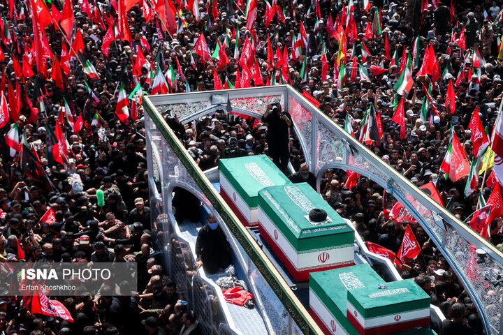 در فراقِ پدرِ مهربانِ امت؛ وقتی دل‌ها با پیکرِ نورانیِ او تشییع می‌شود
