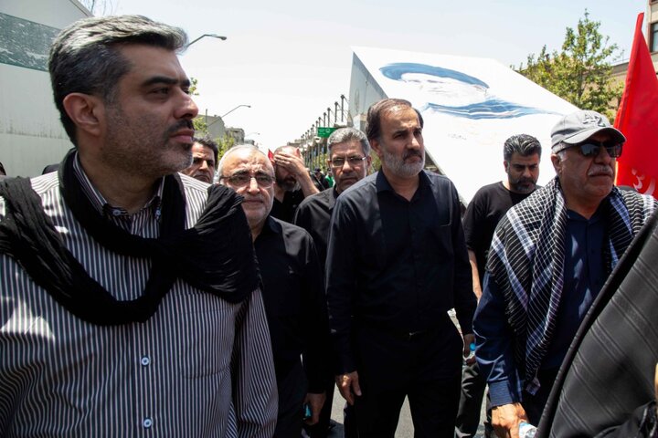 گردهمایی در تئاترشهر برای مراسم تشییع رهبر شهید