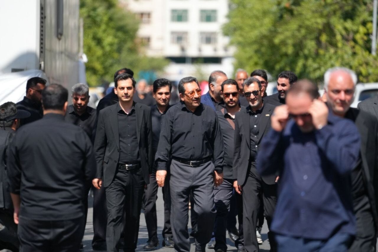 اتابک : همه مردم برای خونخواهی و قدرشناسی از رهبر شهید به میدان آمدند