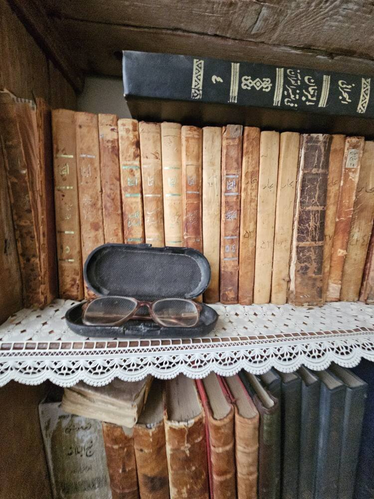 اتاقی که شاهد تولد و عقد رهبر شهید بود؛ گزارش تصویری از یک خانه تاریخی ۱۰۰ ساله