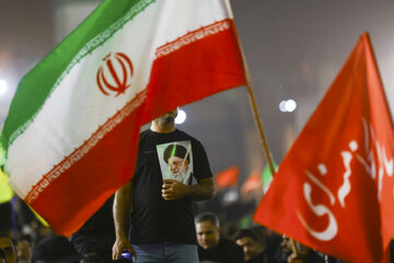 مسجد مقدس جمکران، ساعاتی پیش از اقامه نماز بر پیکر مطهر رهبر شهید