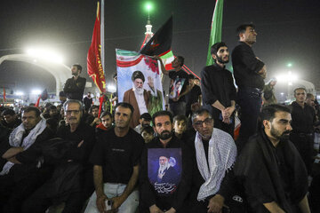 مسجد مقدس جمکران، ساعاتی پیش از اقامه نماز بر پیکر مطهر رهبر شهید