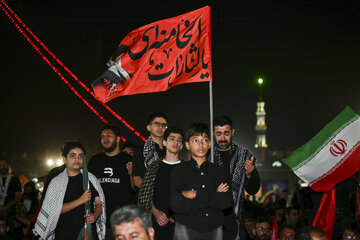 مسجد مقدس جمکران، ساعاتی پیش از اقامه نماز بر پیکر مطهر رهبر شهید