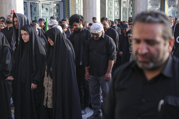 اقامه نماز بر پیکر رهبر شهید انقلاب در مسجد مقدس جمکران
