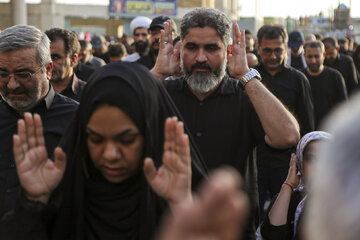 اقامه نماز بر پیکر رهبر شهید انقلاب در مسجد مقدس جمکران