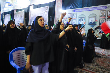 مراسم بزرگداشت و ادای احترام مدیران و کارکنان دولت به «آقای شهید ایران» - کرمان