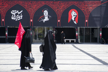 مشهد در آستانه تشییع رهبر شهید انقلاب