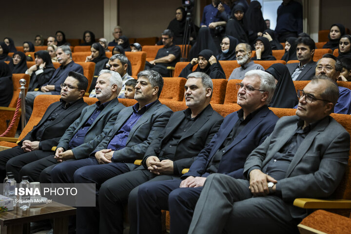 ضرورت پرهیز از نگاه تک بعدی در تبیین شخصیت رهبر شهید انقلاب