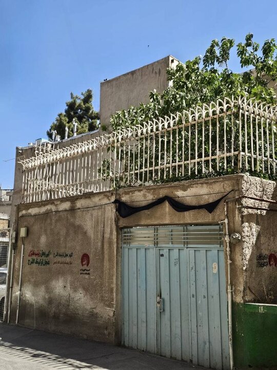اتاقی که شاهد تولد و عقد رهبر شهید بود؛ گزارش تصویری از یک خانه تاریخی ۱۰۰ ساله