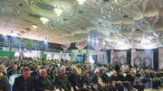 حضور اقشار مختلف کرمان در بزرگداشت رهبر شهید؛ از دستان هنرمند تا ادای احترام خانواده‌ شهدا