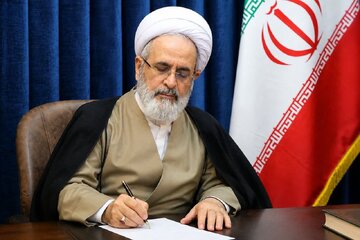 آیت‌الله اعرافی: ملت ایران بخاطر مشکلات اقتصادی به دشمن باج نمی‌دهد