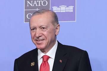 تپانچه و یک جعبه فشنگ؛ پیشکش اردوغان به سران ناتو!